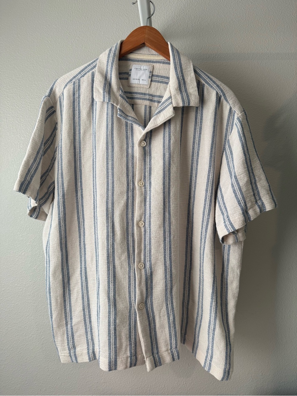 Cactus man Mens Cream & Blue Stripe Short-Sleeve Button-Up Shirt